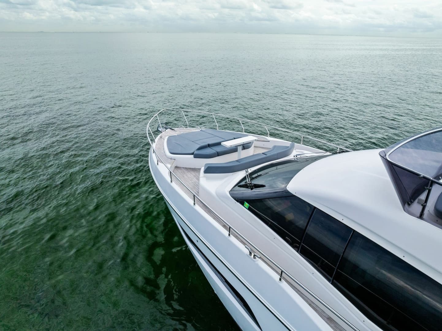 2018 Ferretti Yachts 800 - Image 14
