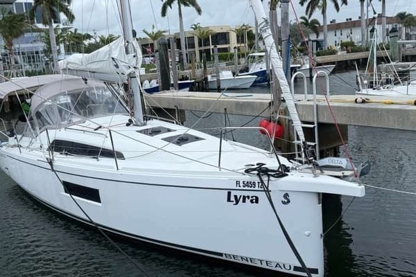 2024 Beneteau Oceanis 30.1 - Image 1