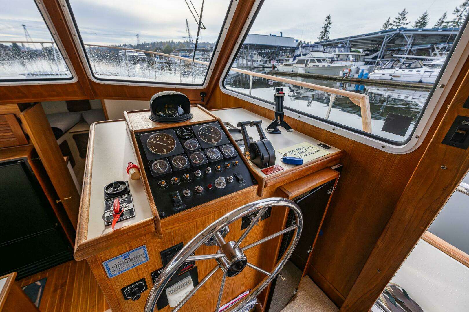 1991 Tollycraft 48 - Image 23