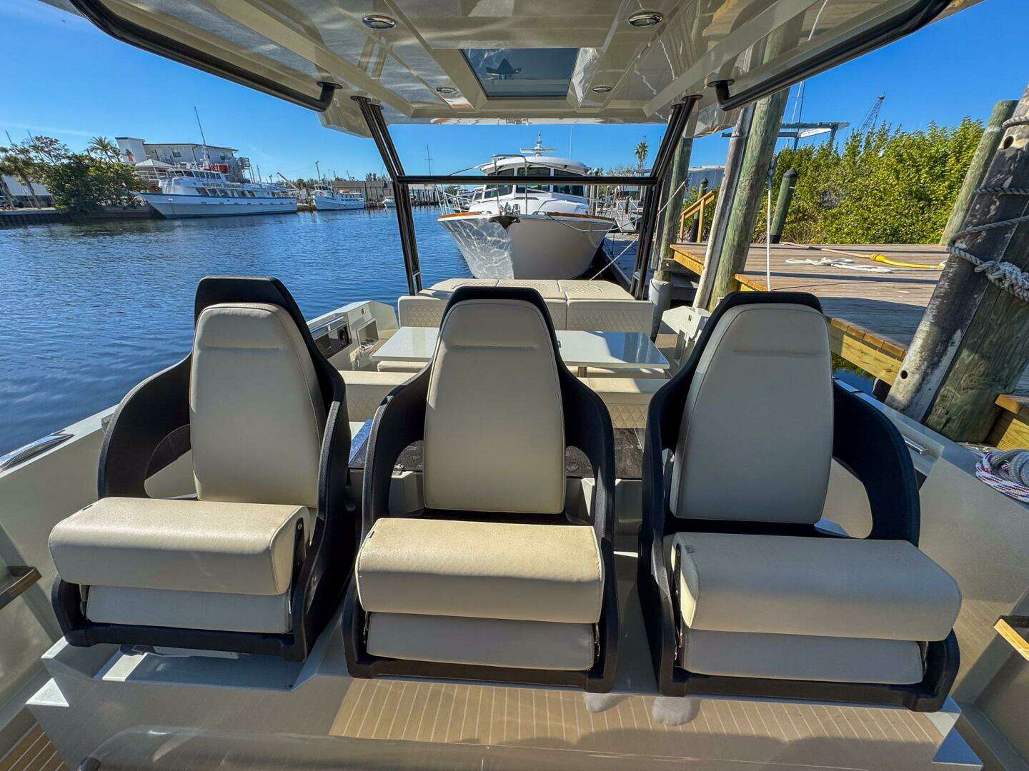 2026 De Antonio Yachts D32 - Image 17