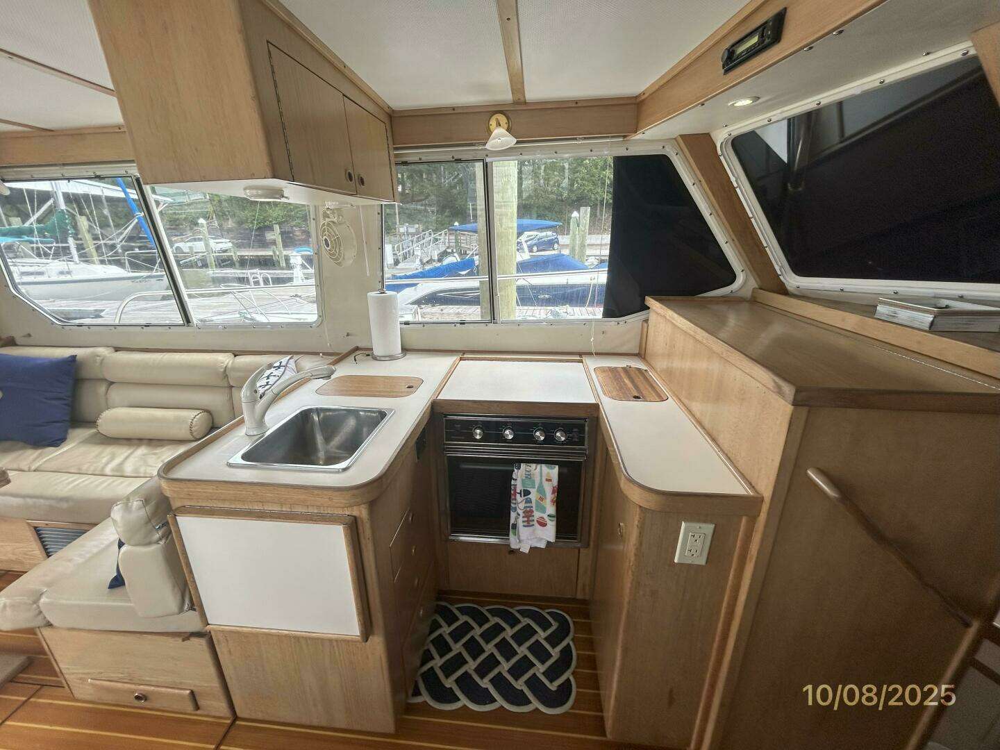 1994 Sabreline Sedan Flybridge - Image 43