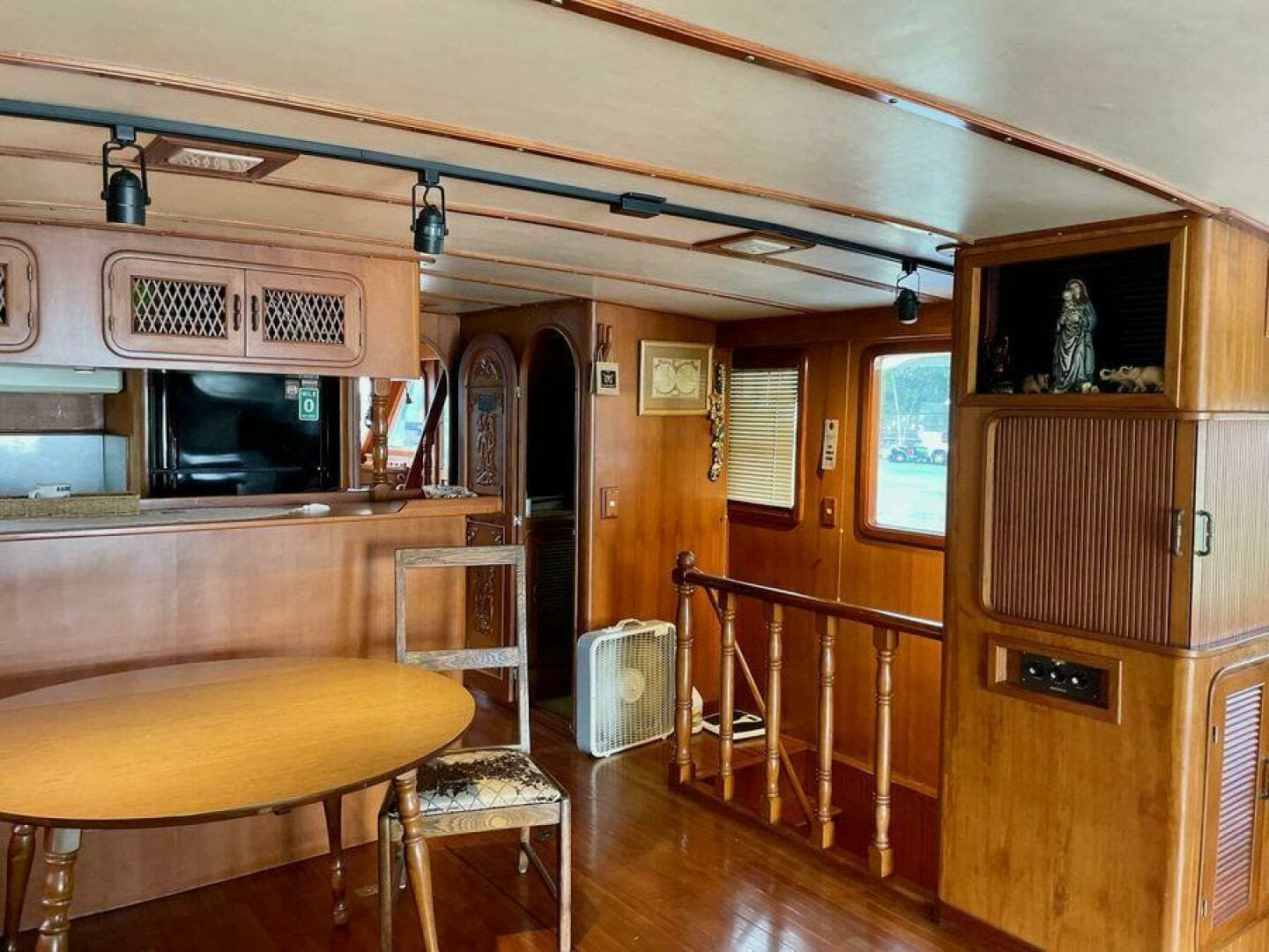1986 Marine Trader Med Yacht 62 Yachtfish - Image 12