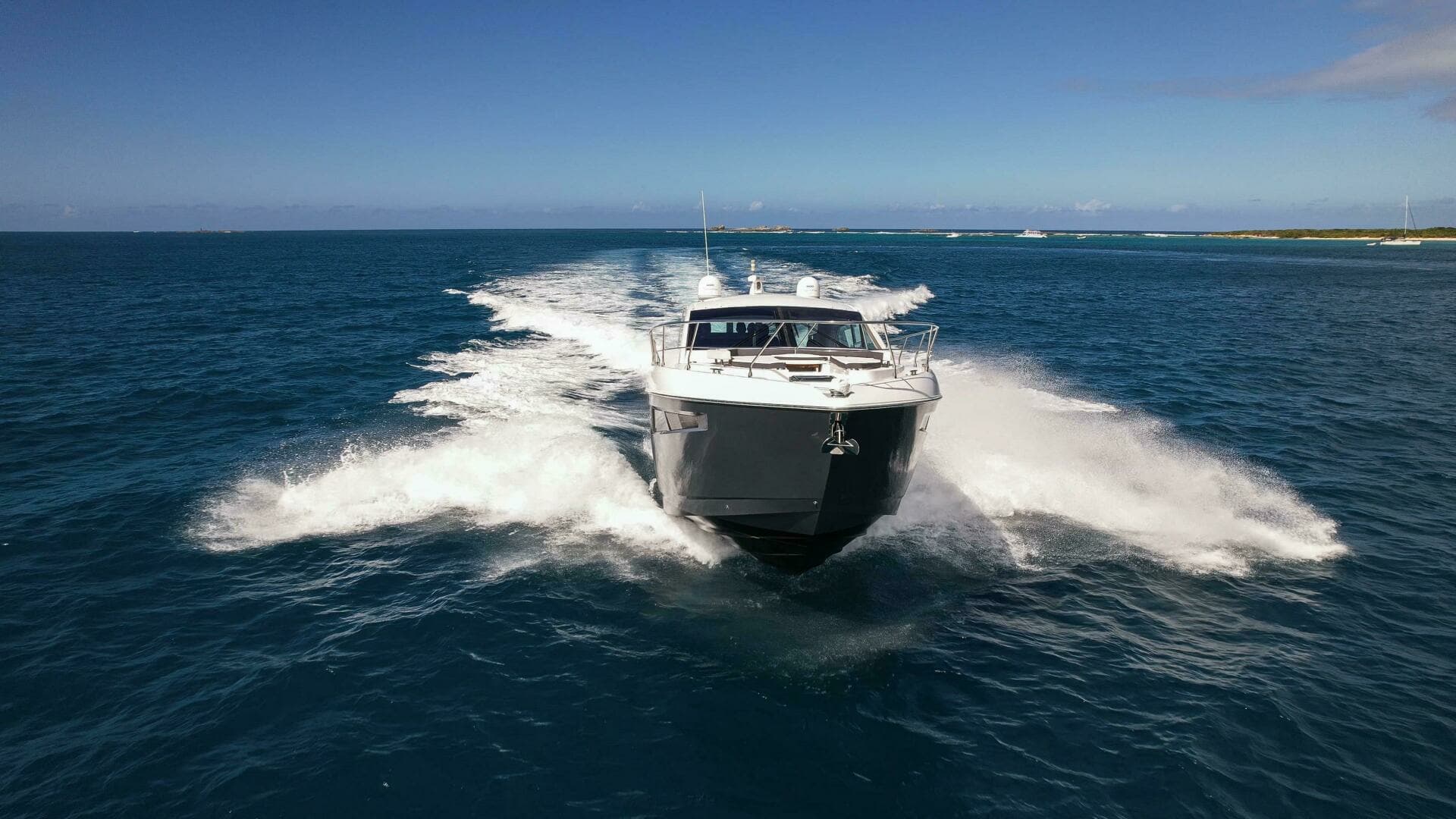 2019 Cruisers Yachts 50 Cantius - Image 2