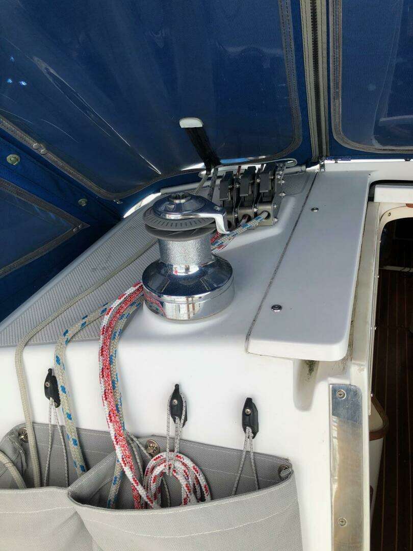 1998 Catalina 320 - Image 10