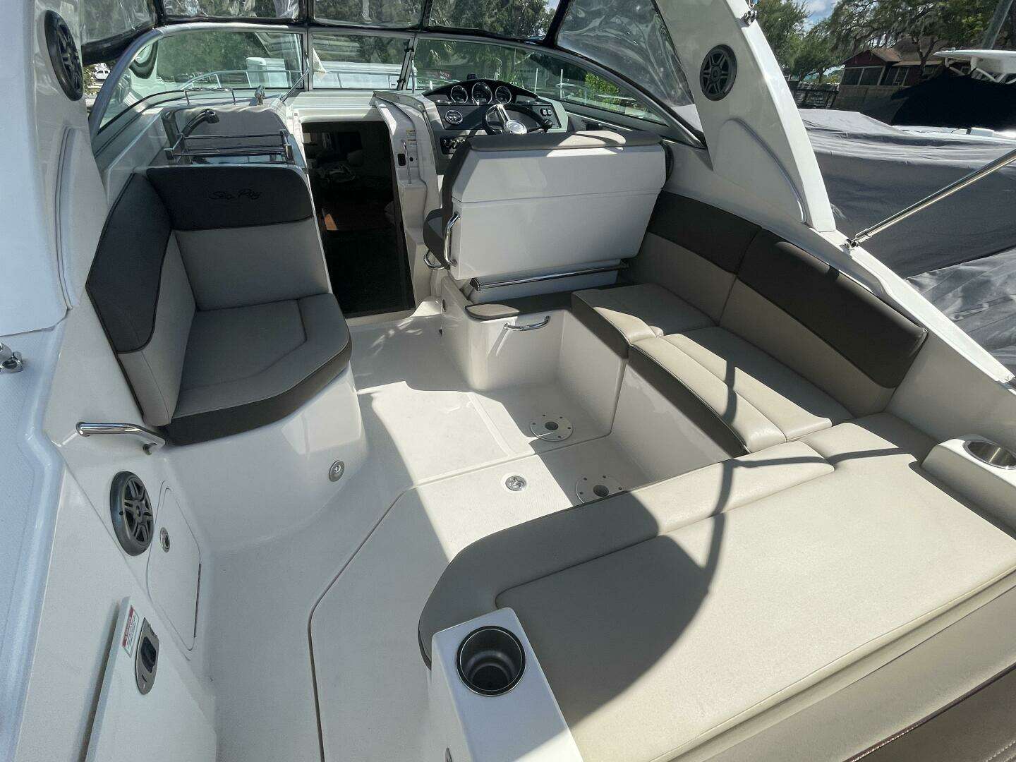 2015 Sea Ray 260 Sundancer - Image 25