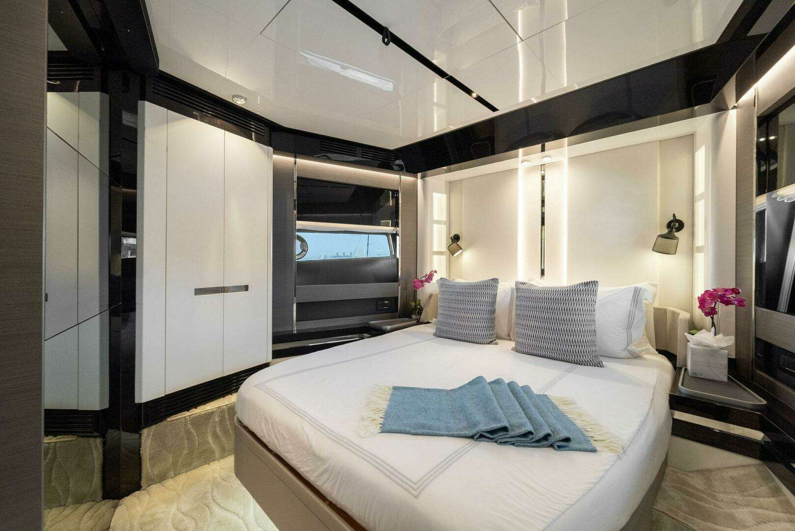 2022 Azimut S8 - Image 42