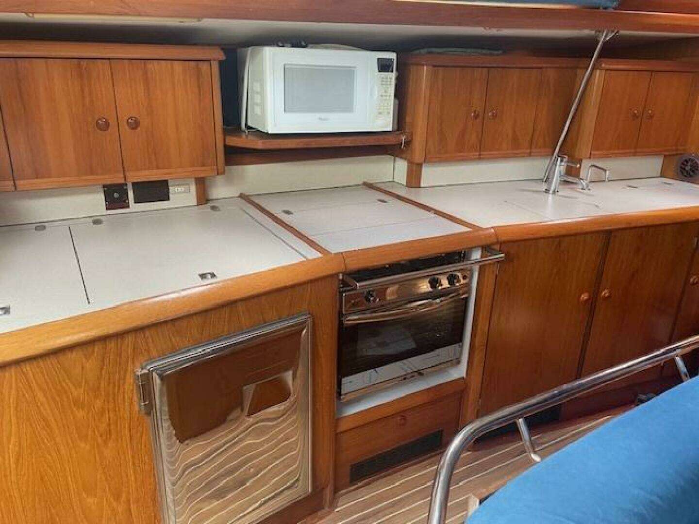 2002 Jeanneau 45.2 - Image 3