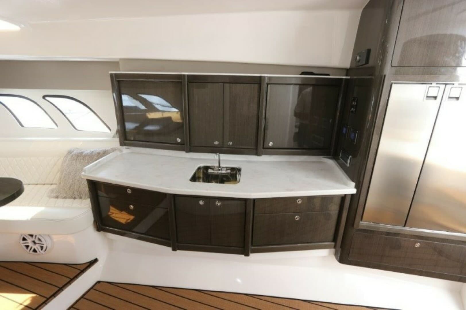 2019 Intrepid 475 Sport Yacht - Image 36