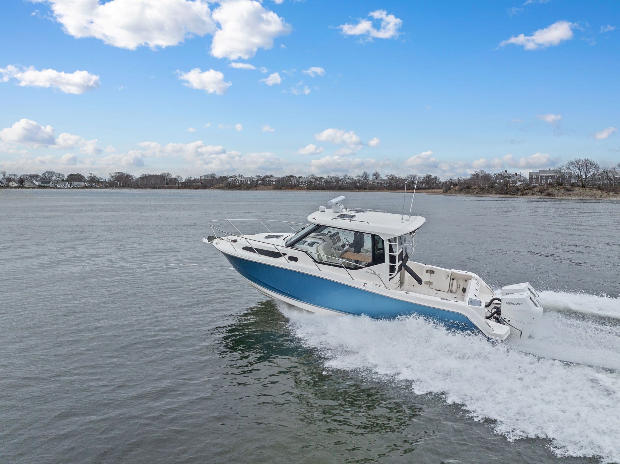 2026 Boston Whaler 325 Conquest - 45