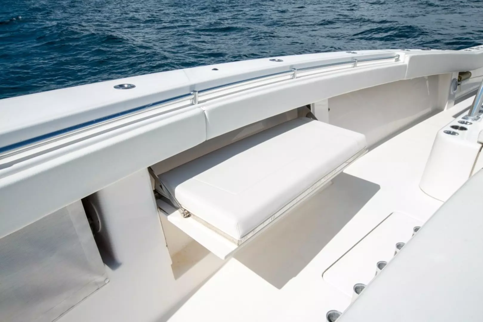 2011 Invincible 42CC - Image 16
