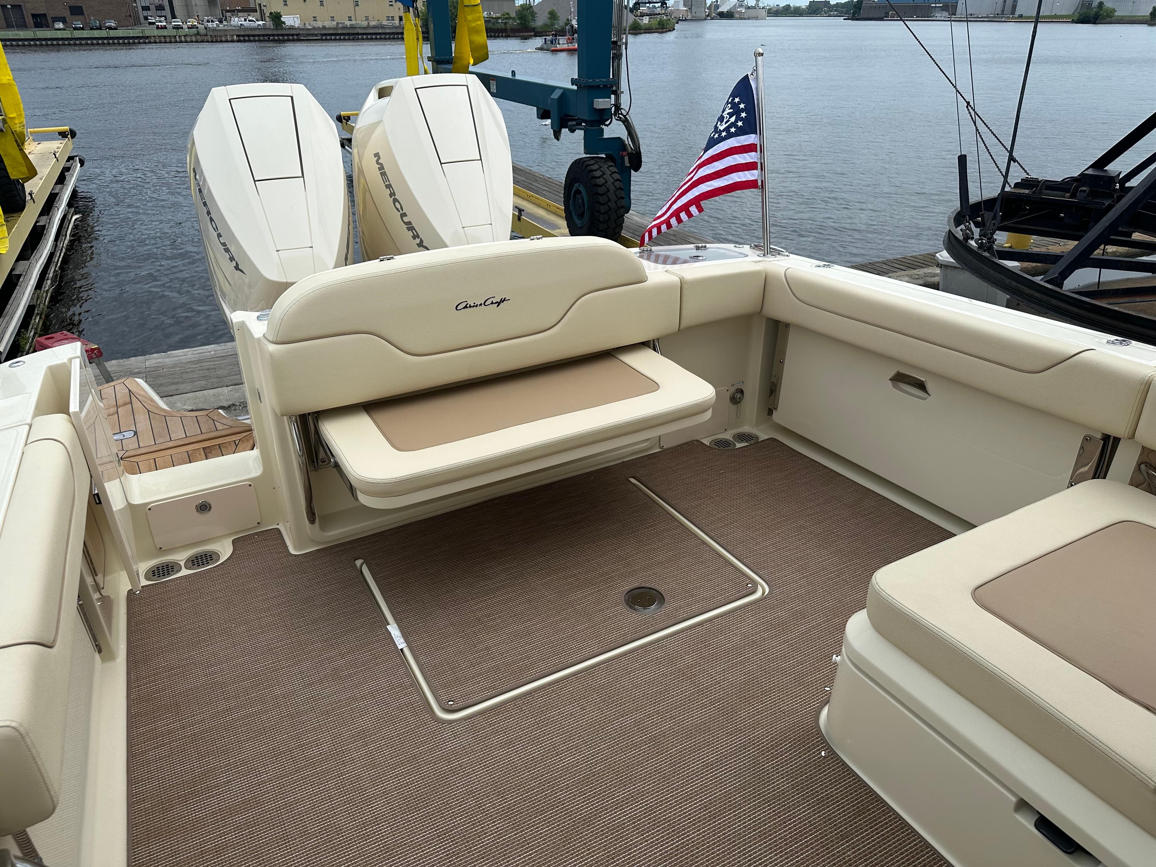 2025 Chris-Craft Calypso 32 - 37