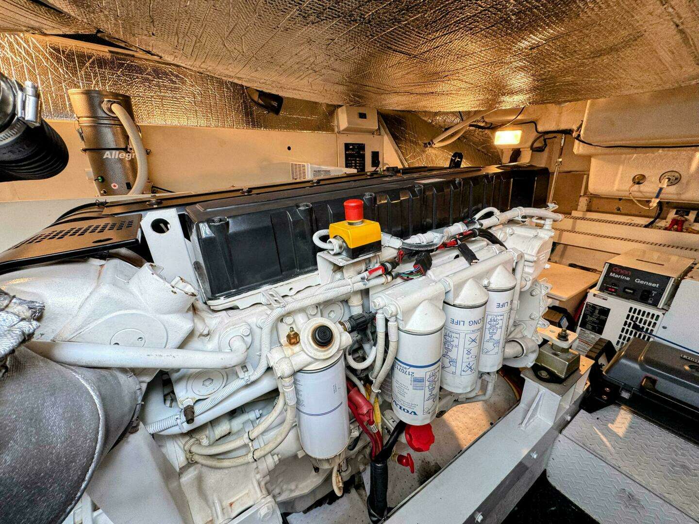 2005 Cruisers Yachts 540 Express - Image 66