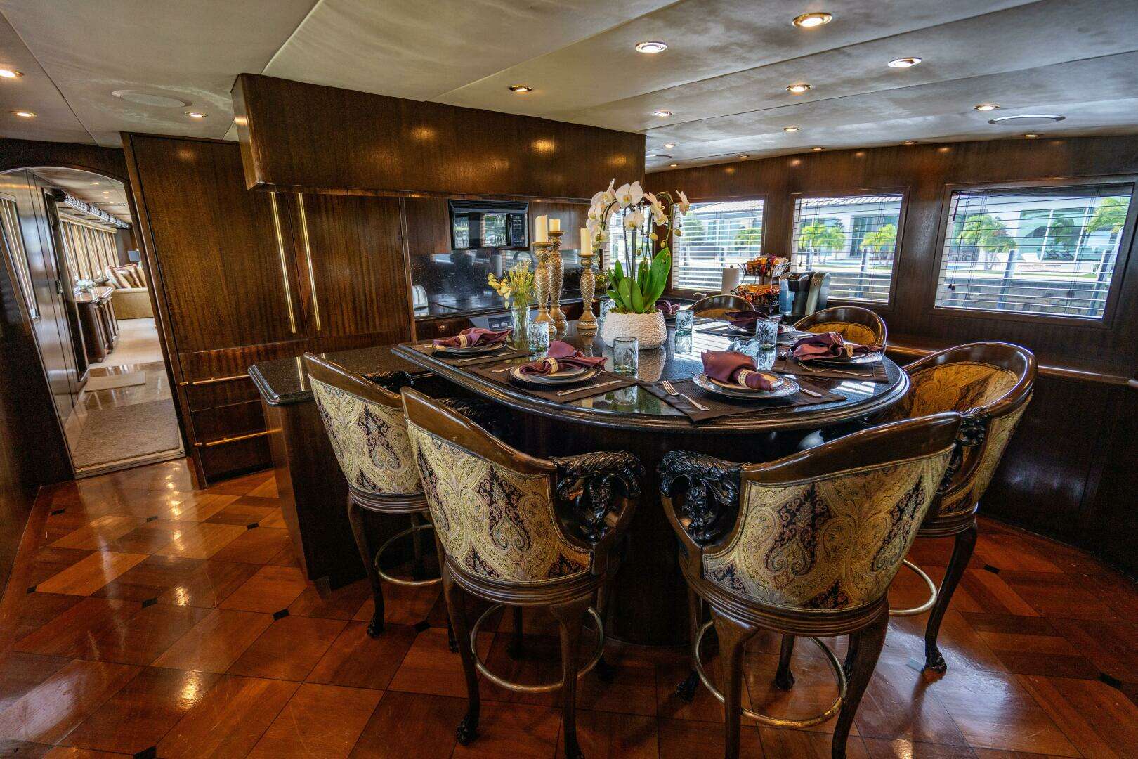 2001 Hatteras 100 Motor Yacht - Image 29