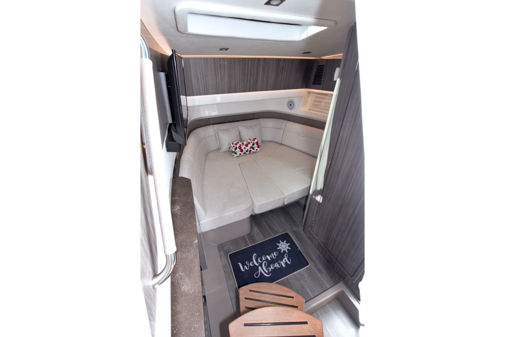 2021 Sea Ray SLX 400 Outboard - Image 44