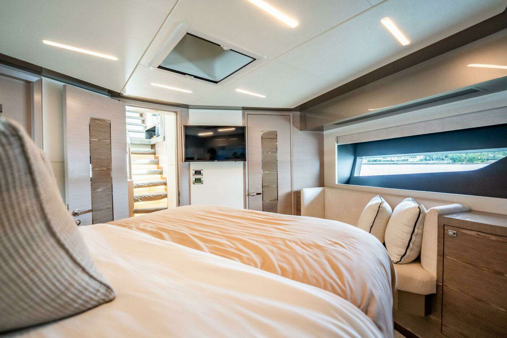 2021 Ocean Alexander 27 Explorer - Image 46