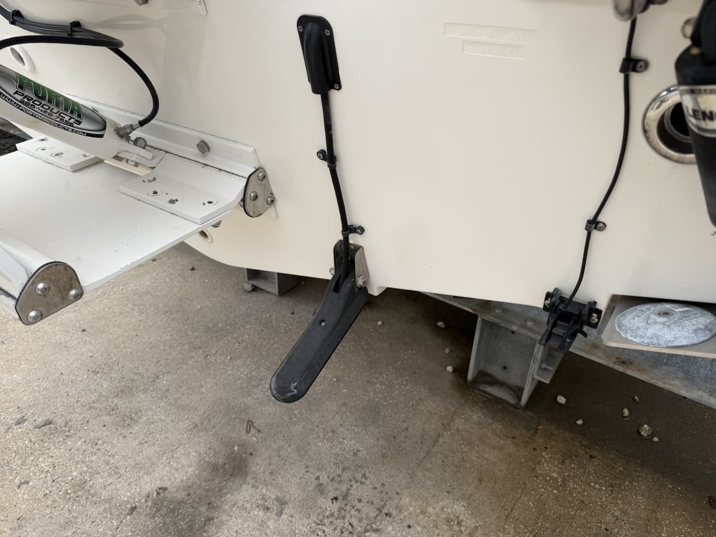 2019 Boston Whaler 270 Dauntless - Image 12