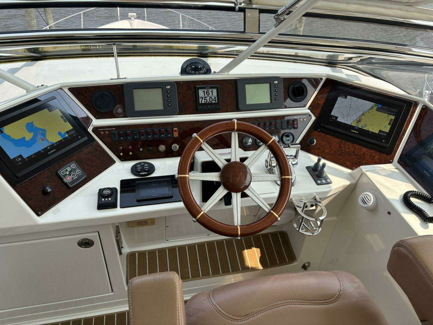 2006 Marquis 65 - Image 42