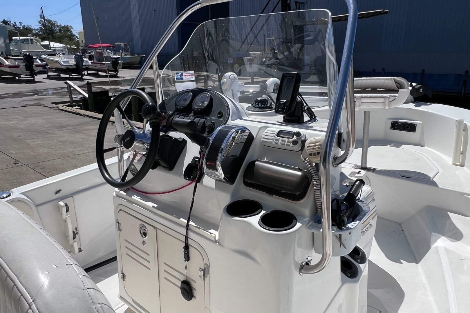 2004 Boston Whaler 180 Dauntless - Image 9
