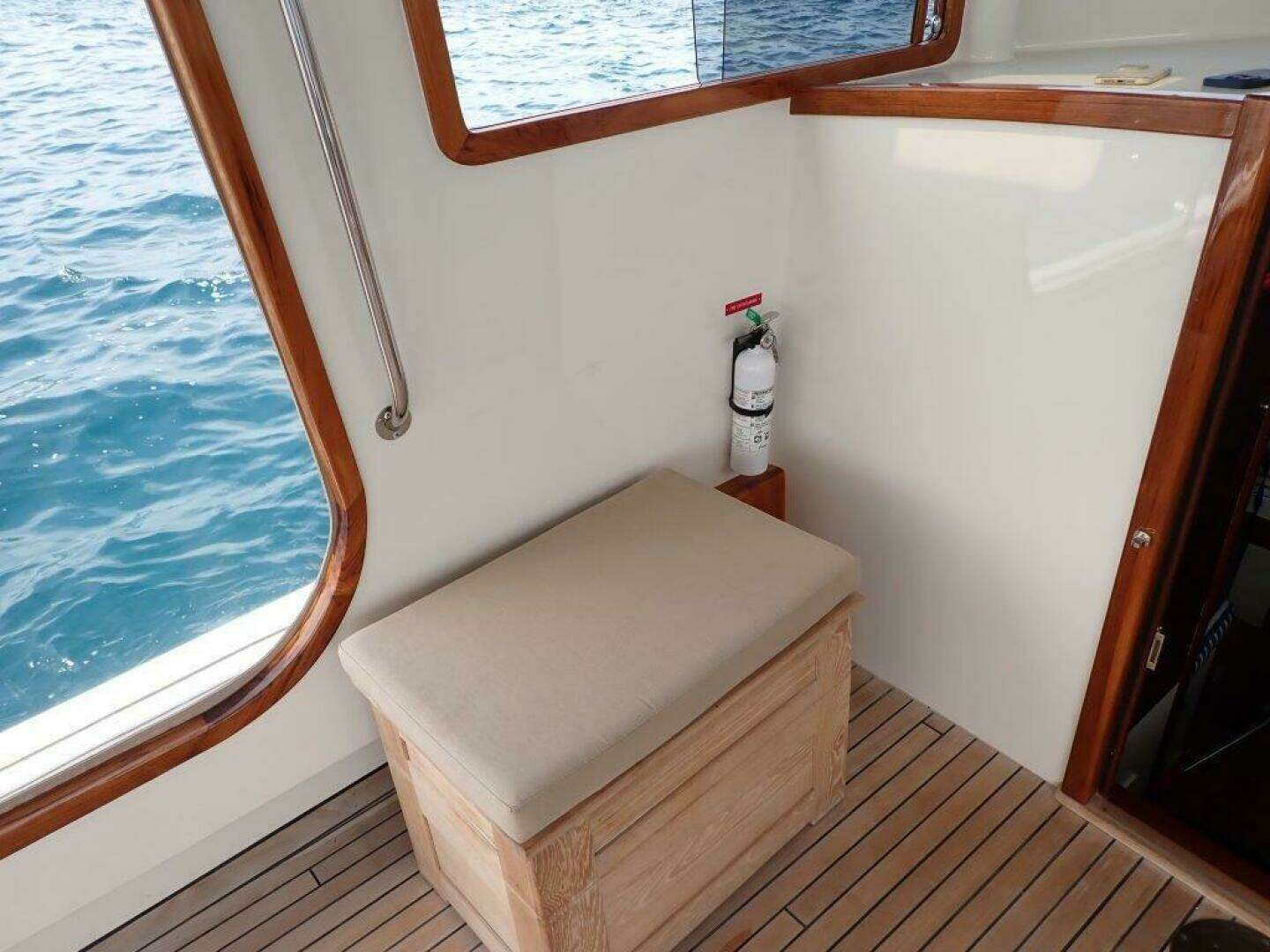 2021 Custom Launch 45 Pilothouse - Image 11