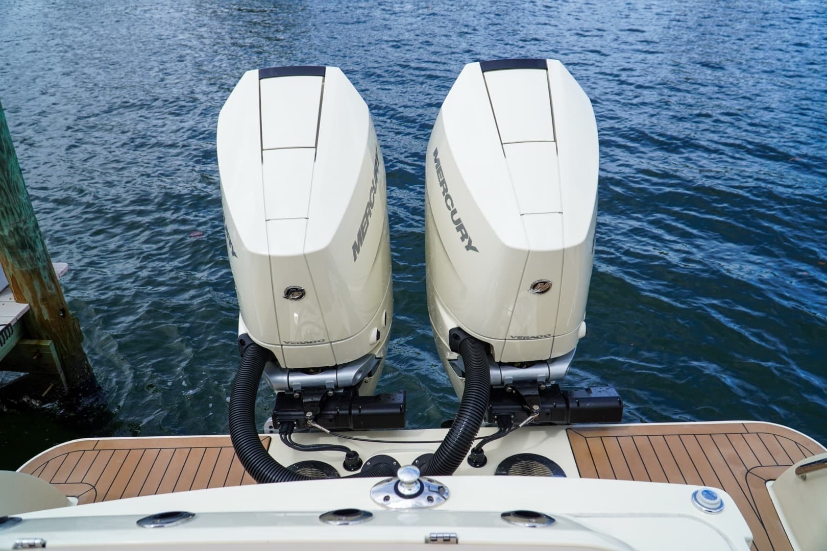 2026 Chris-Craft 31 Catalina - Image 40