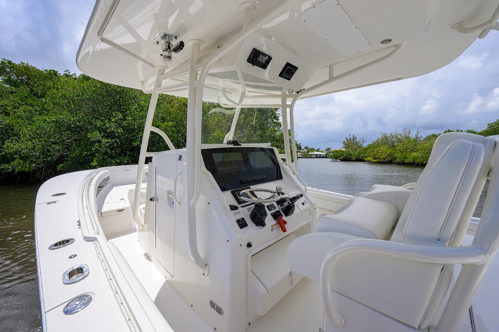 2019 Regulator Center Console - Image 23