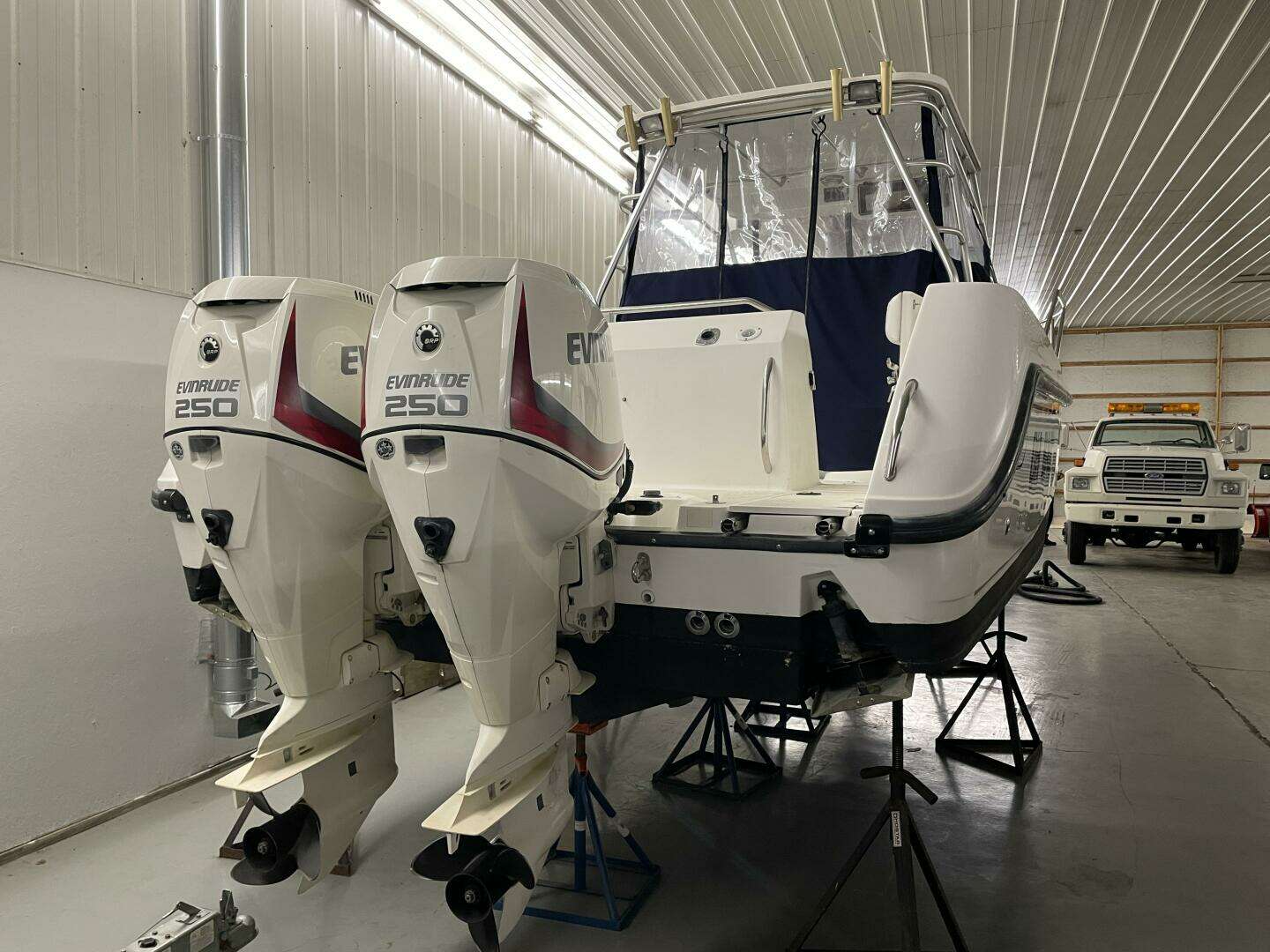 2000 Boston Whaler 280 Conquest - Image 5