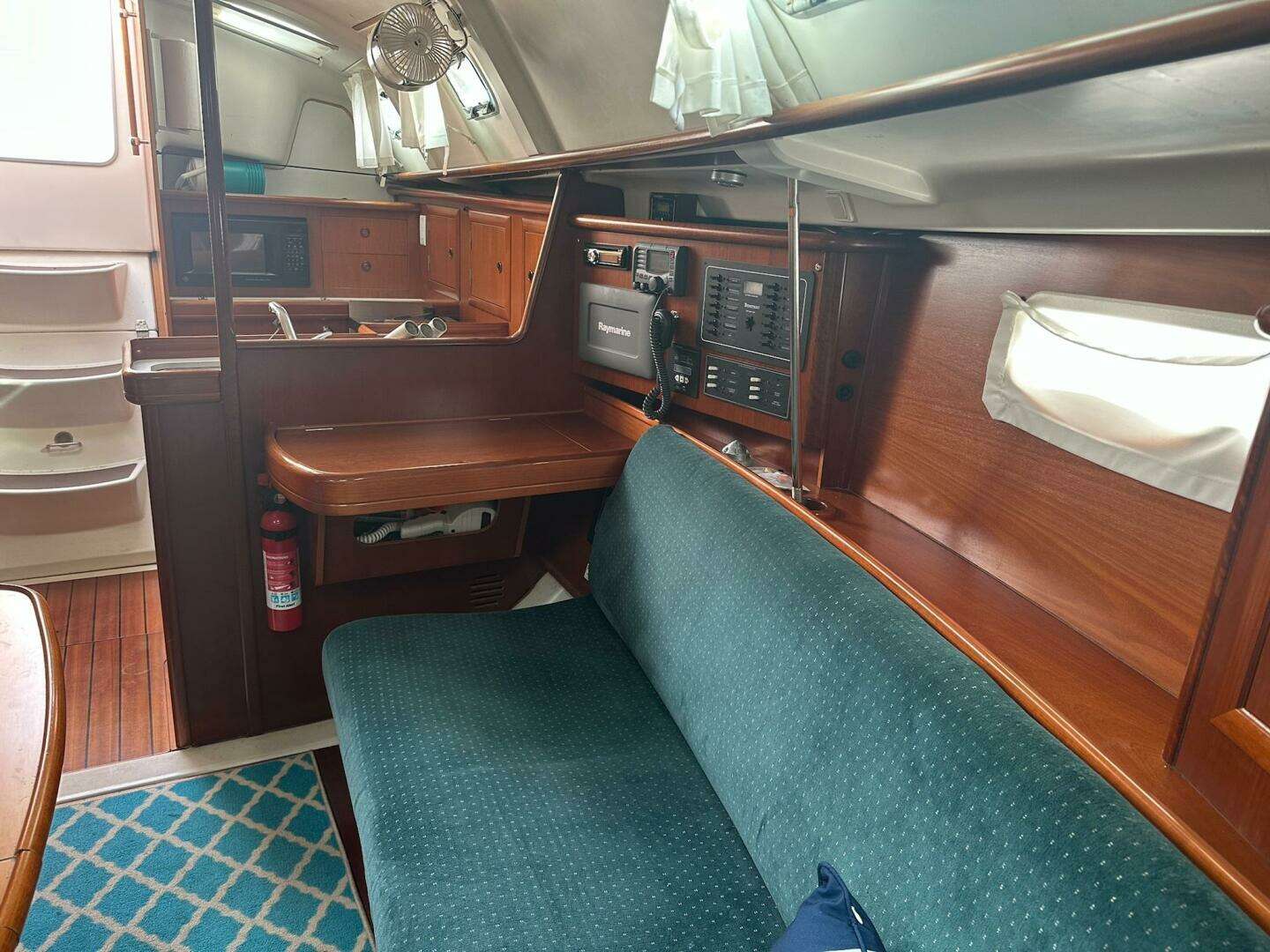 2000 Beneteau 331 - Image 18