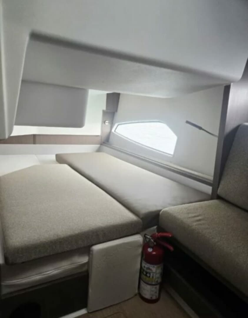 2023 Sealine SC335 - Image 21