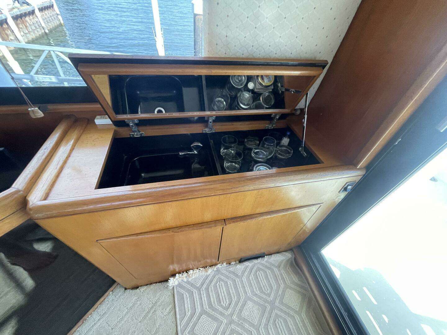 1993 Viking 50 Motor Yacht - Image 46