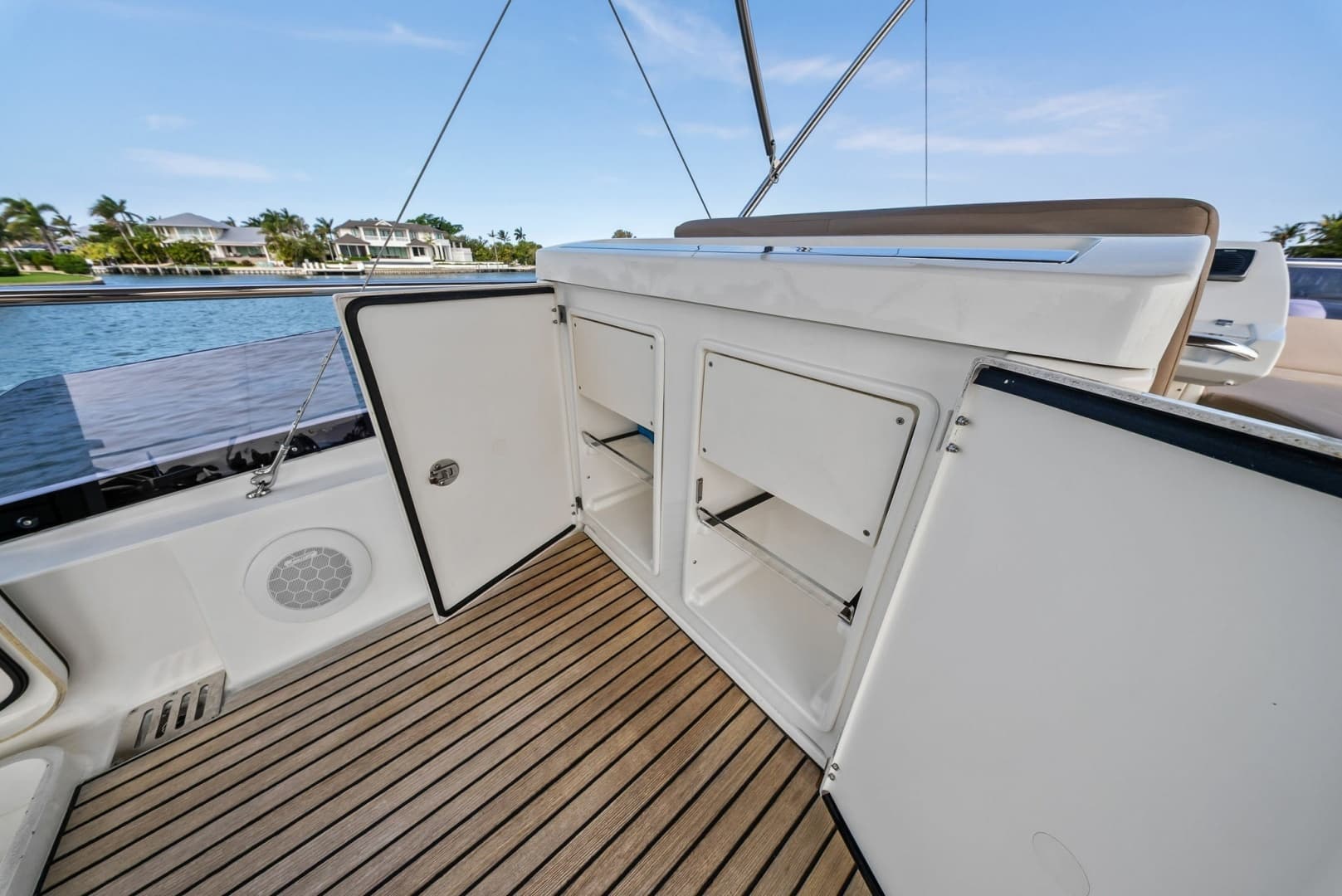 2015 Prestige 550 - Image 21
