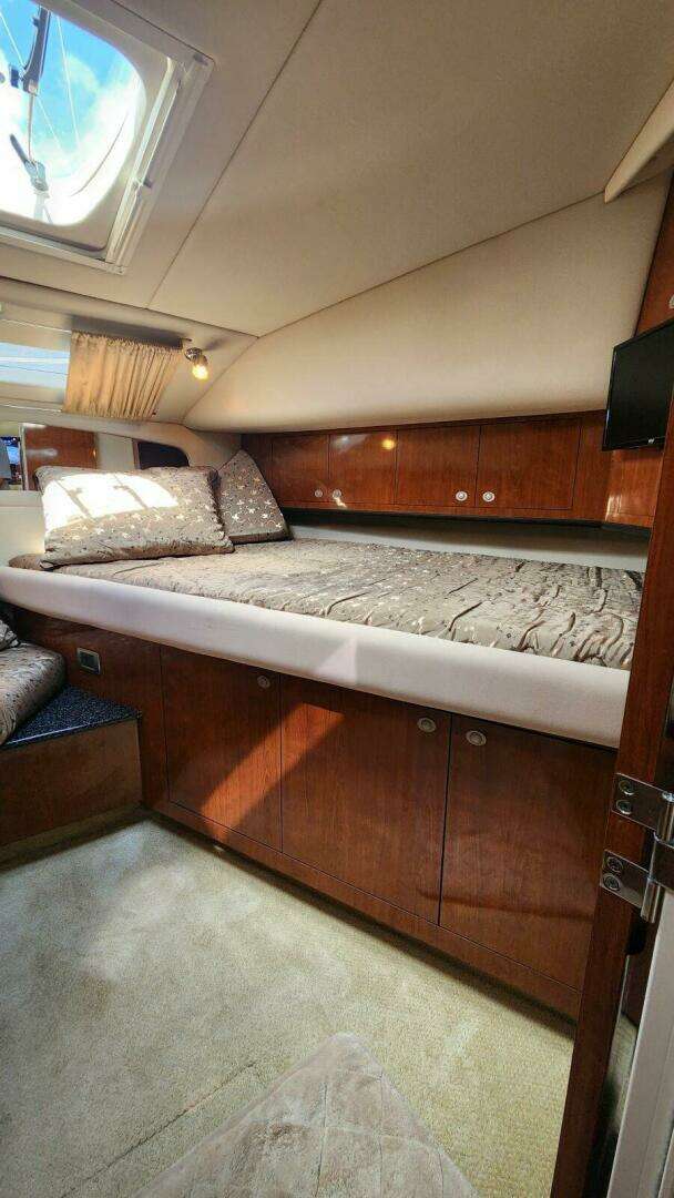 2004 Sea Ray 390 Motor Yacht - Image 45