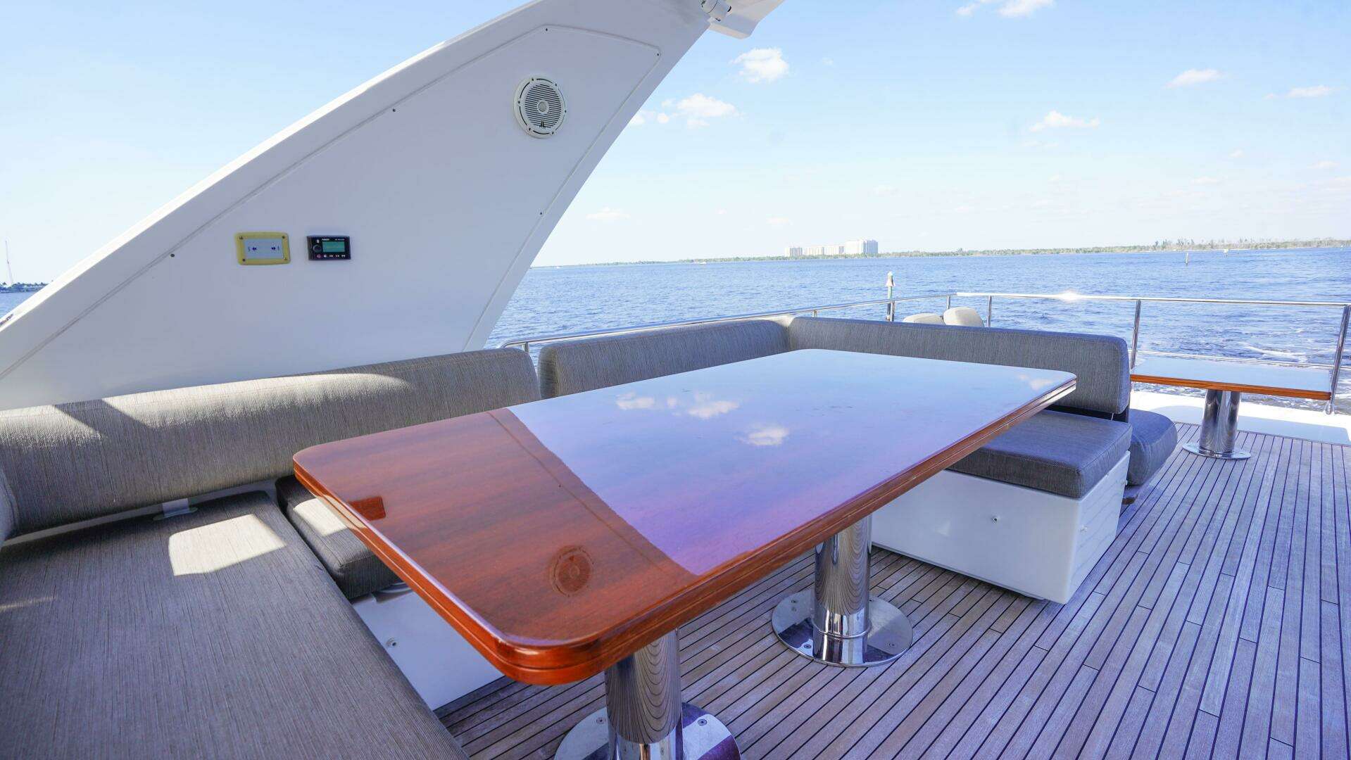 2017 Azimut 66 Flybridge - Image 53