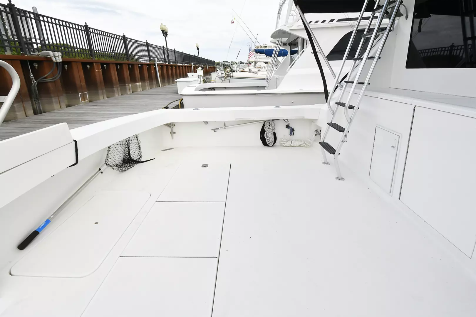 1997 Viking 47 Convertible - Image 8