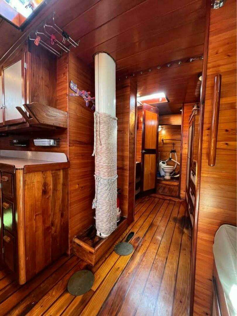 1993 Custom Baraka 46 - Image 11