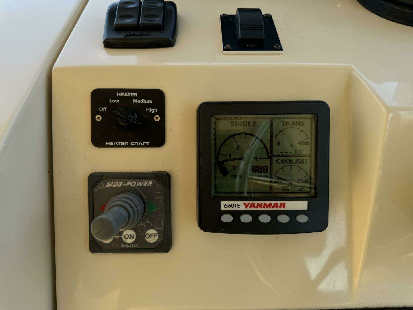 2008 Mainship 34 Pilot Hardtop - Image 27