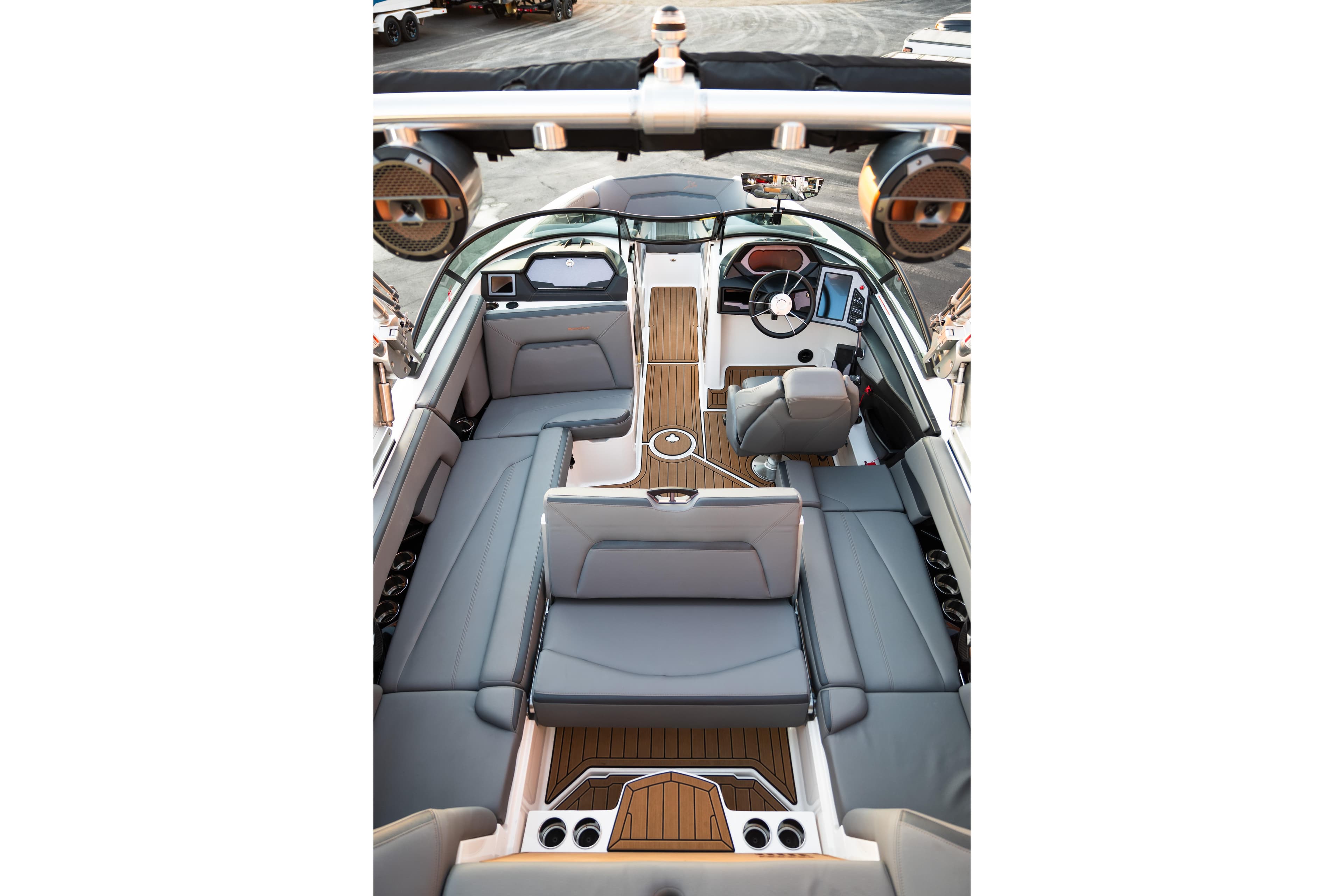 2022 MasterCraft XStar boat interior with sleek design, luxurious seating, and modern dashboard.