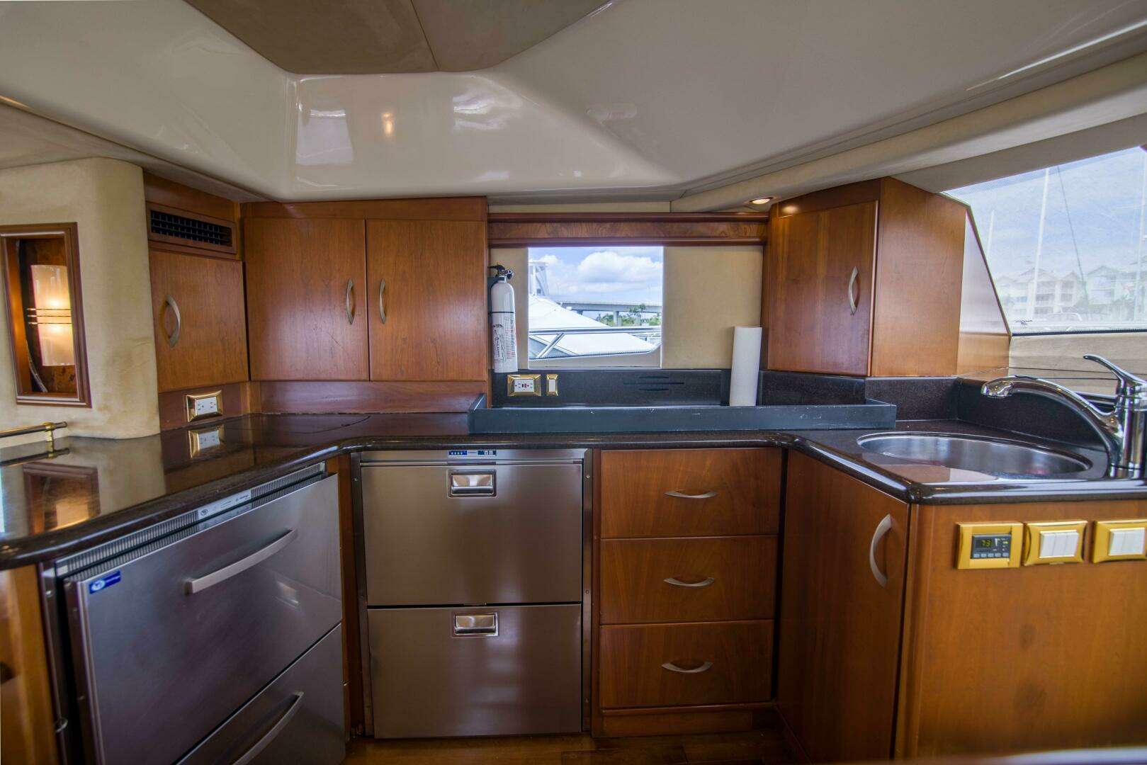 2009 Silverton 52 Ovation - Image 40