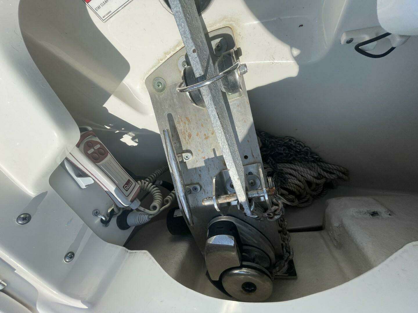 2016 Boston Whaler 270 Vantage - Image 24