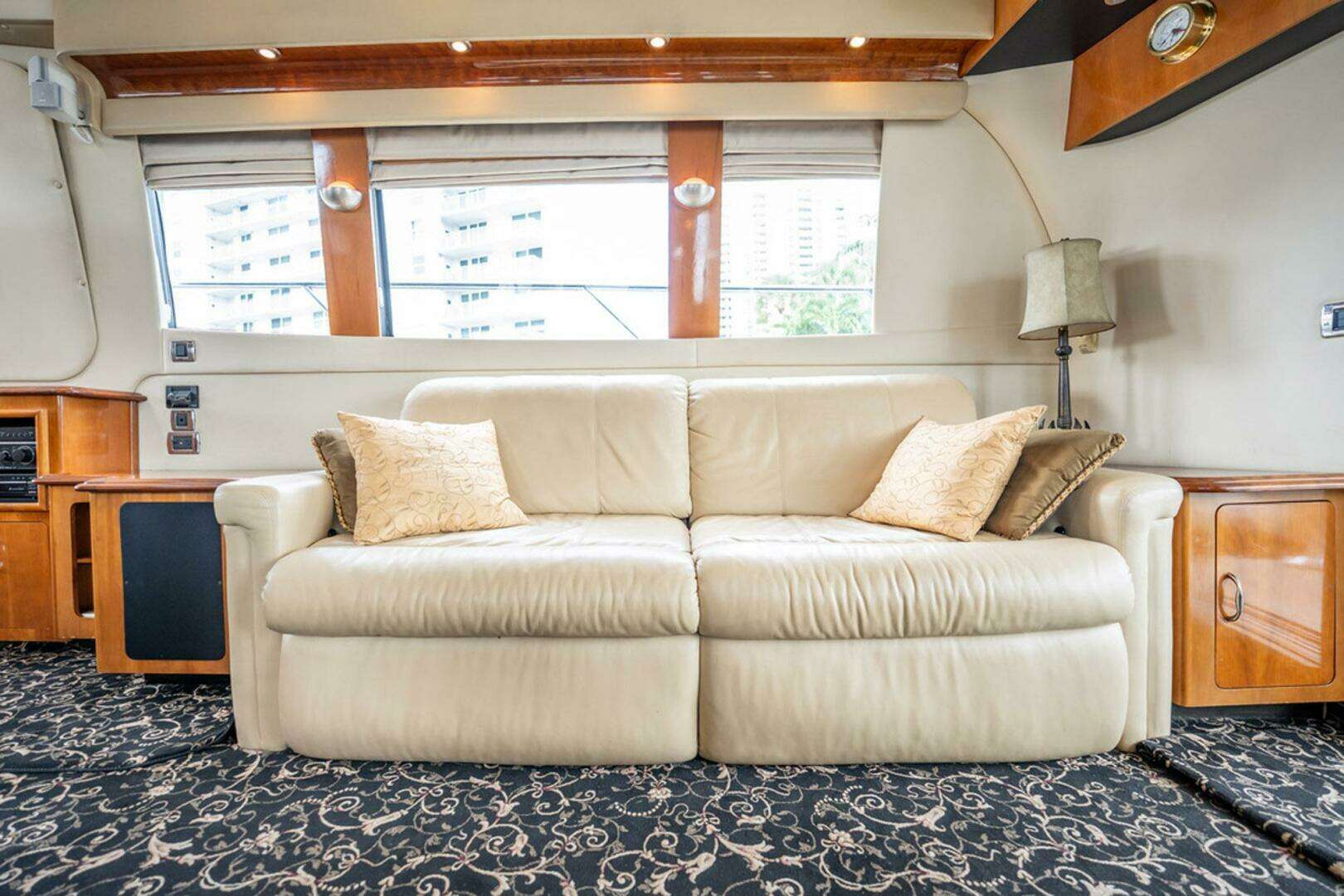 2005 Carver 56 Voyager - Image 15