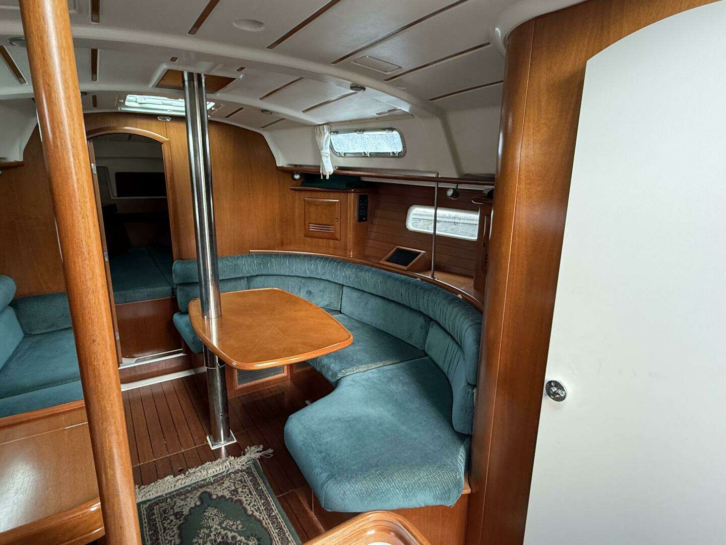 2000 Beneteau 361 - Image 6