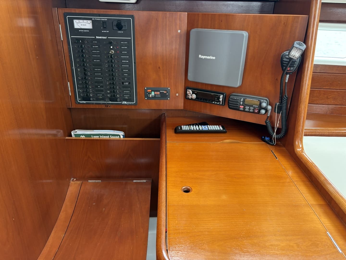 2003 Beneteau 423 - Image 17