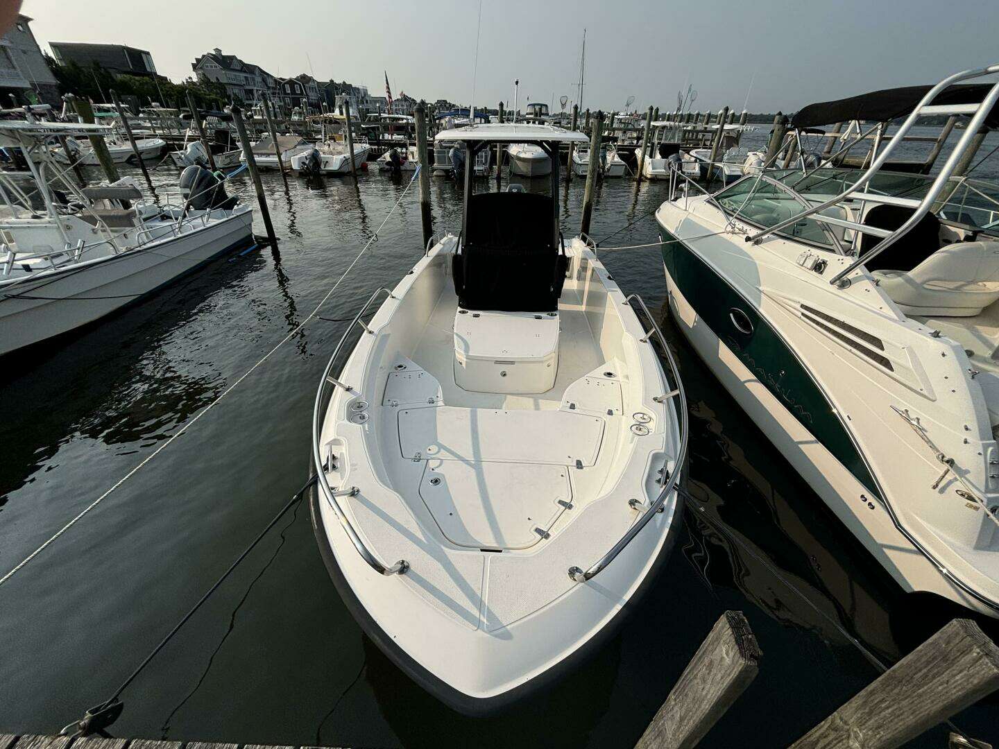 2023 Boston Whaler 250 Dauntless - Image 2