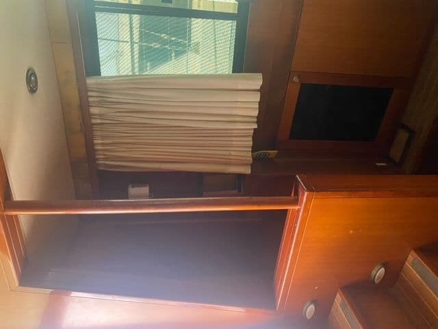 2000 Jefferson Marlago 46 Sundeck - 22