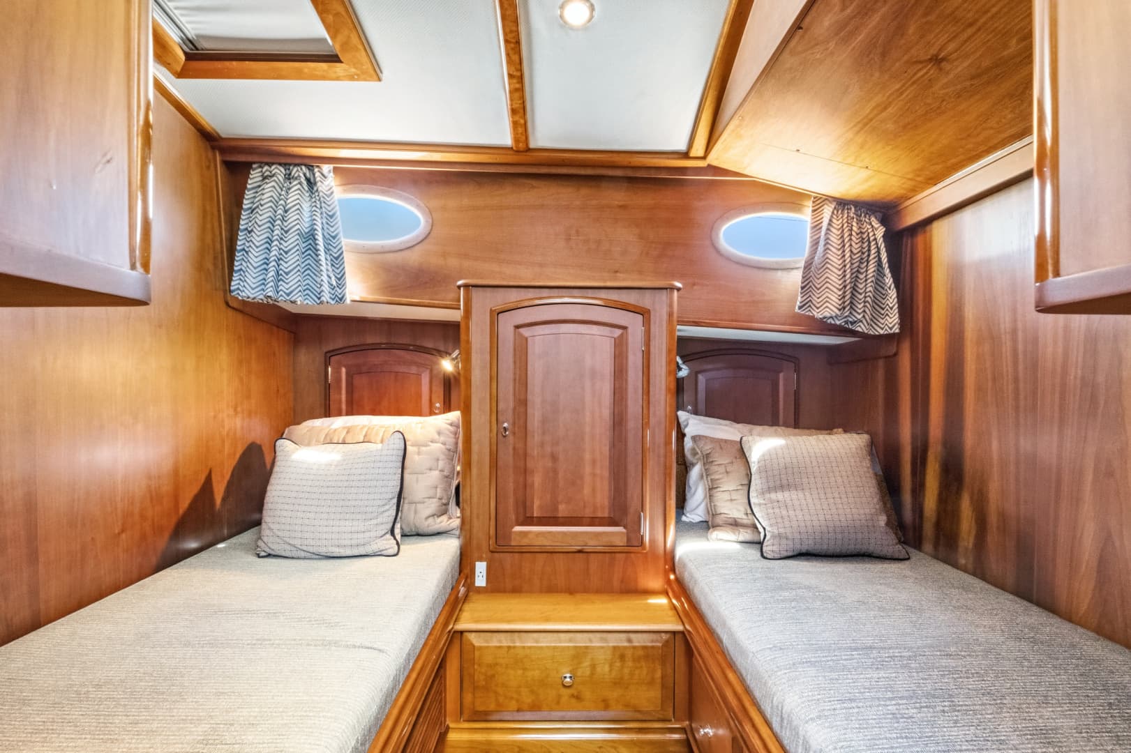 2007 Hinckley TALARIA 55MY - Image 33