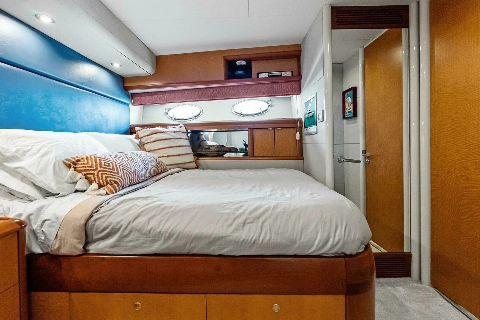 2006 Lazzara Yachts 84 Skylounge - Image 66