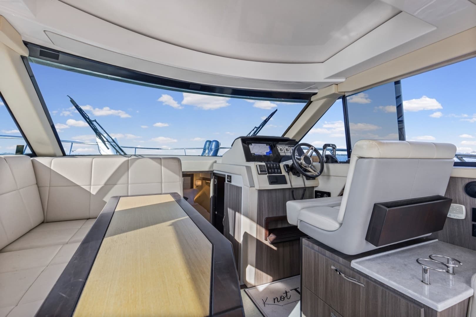 2020 Regal 38 XO - Image 9