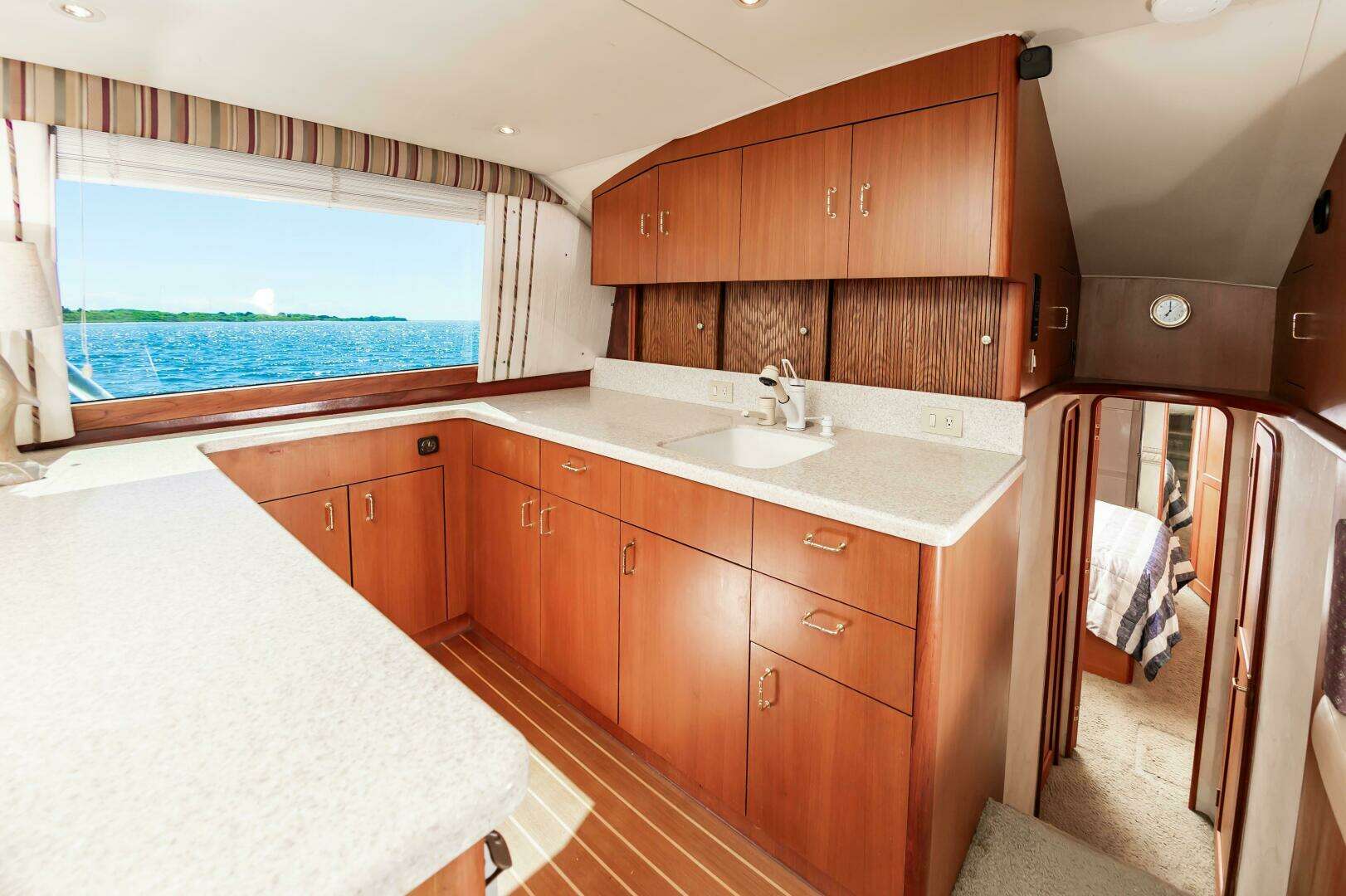 2000 Ocean 48 Supersport - Image 32