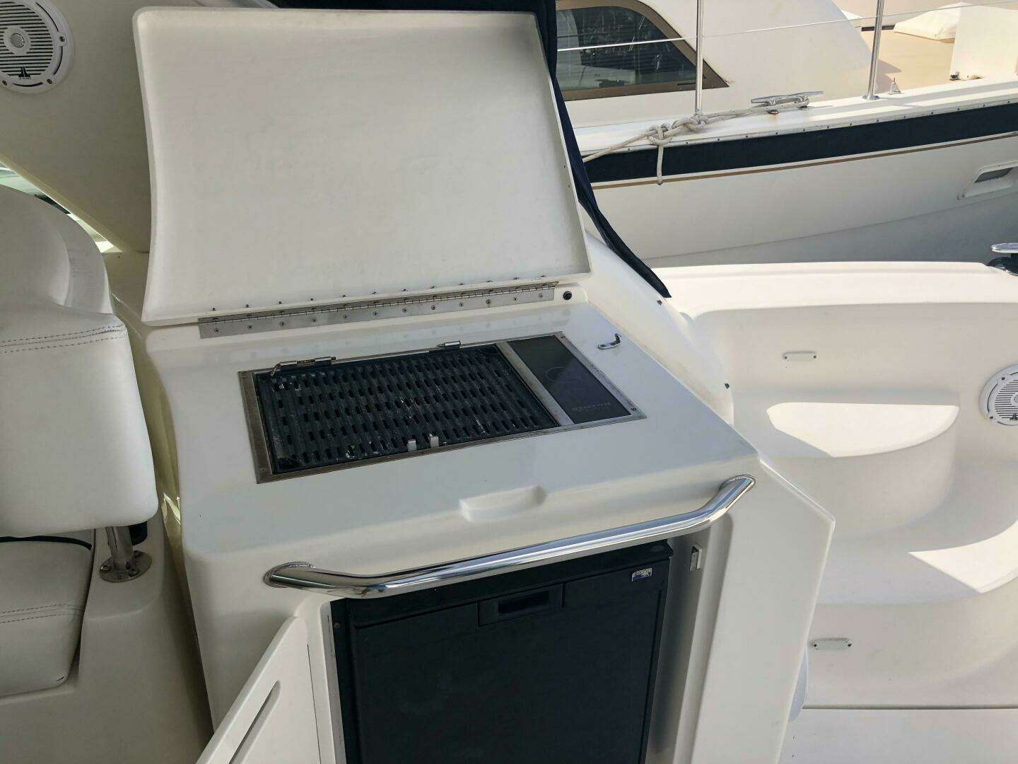 2008 Sea Ray 55 Sundancer - Image 19
