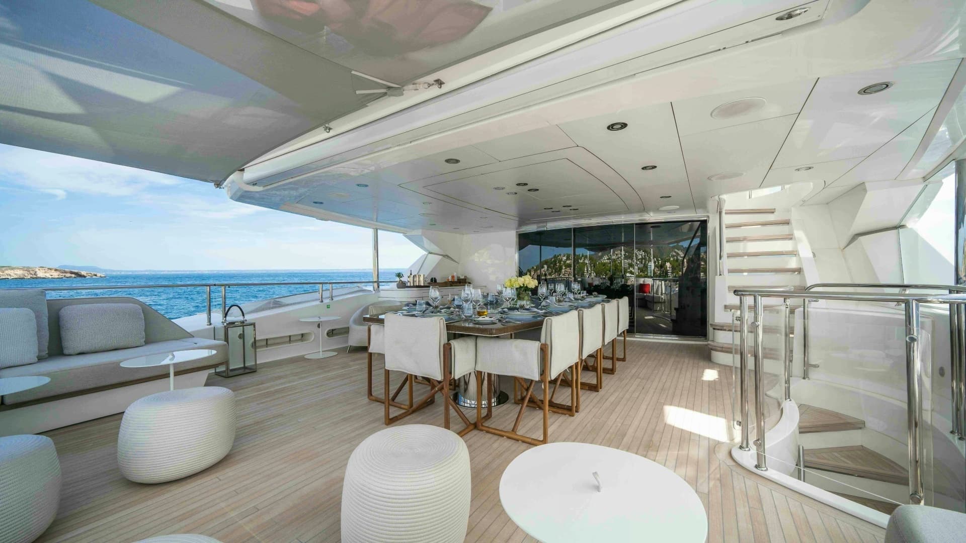 2016 Sunseeker Sunseeker 131 Yacht - Image 12
