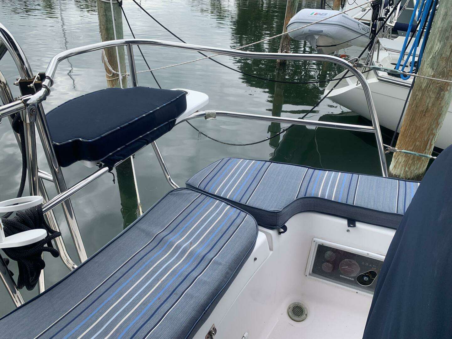 2011 Hunter 45DS - Image 12